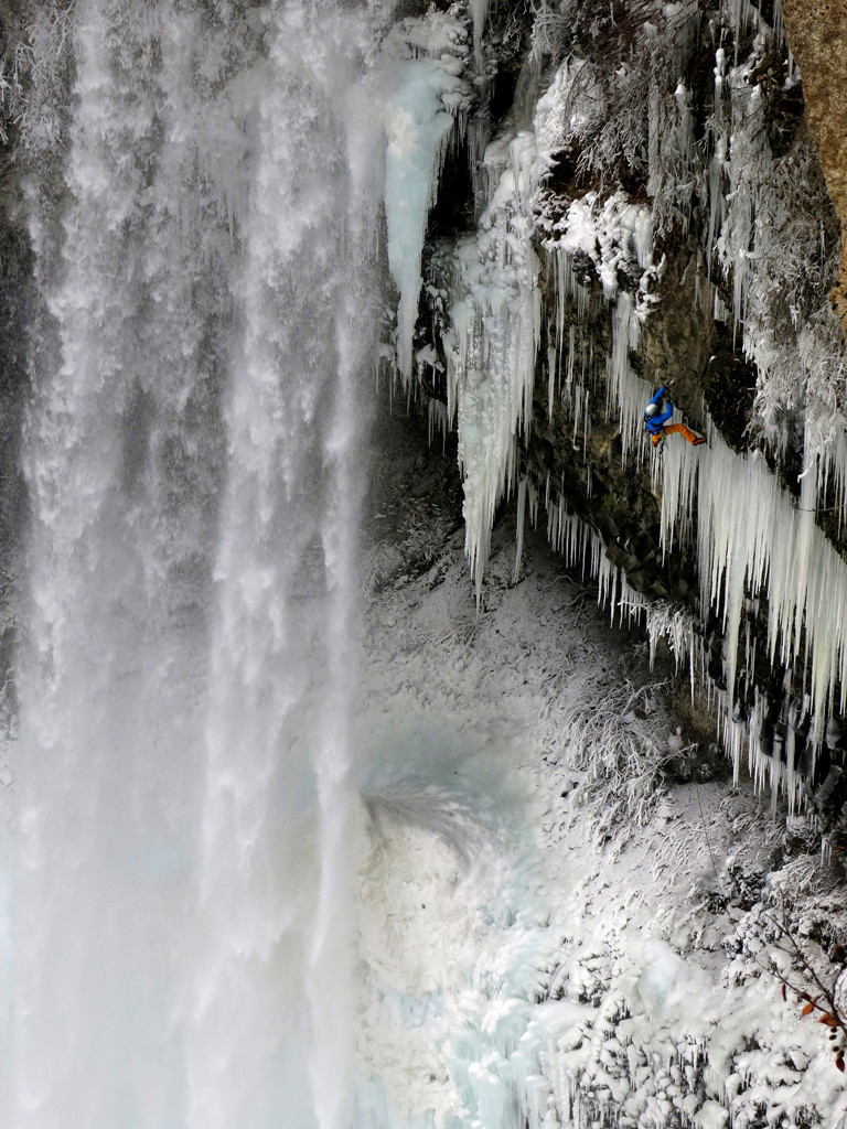 Tim Emmet on a new route in the Sea to Sky Corridor British Columbia (1)